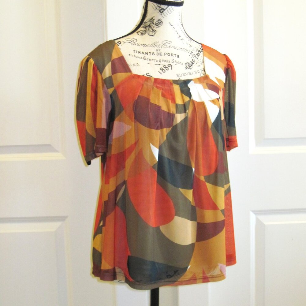 DR2 Layered Geo Print Top